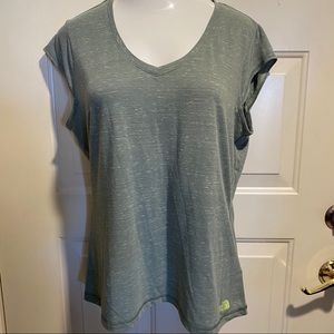 👚NORTH FACE T-shirt / v-neck / cap sleeves👚